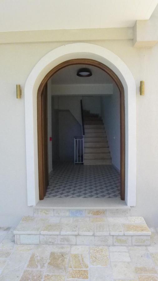 Caltabania Suites Ayios Nikitas Ngoại thất bức ảnh