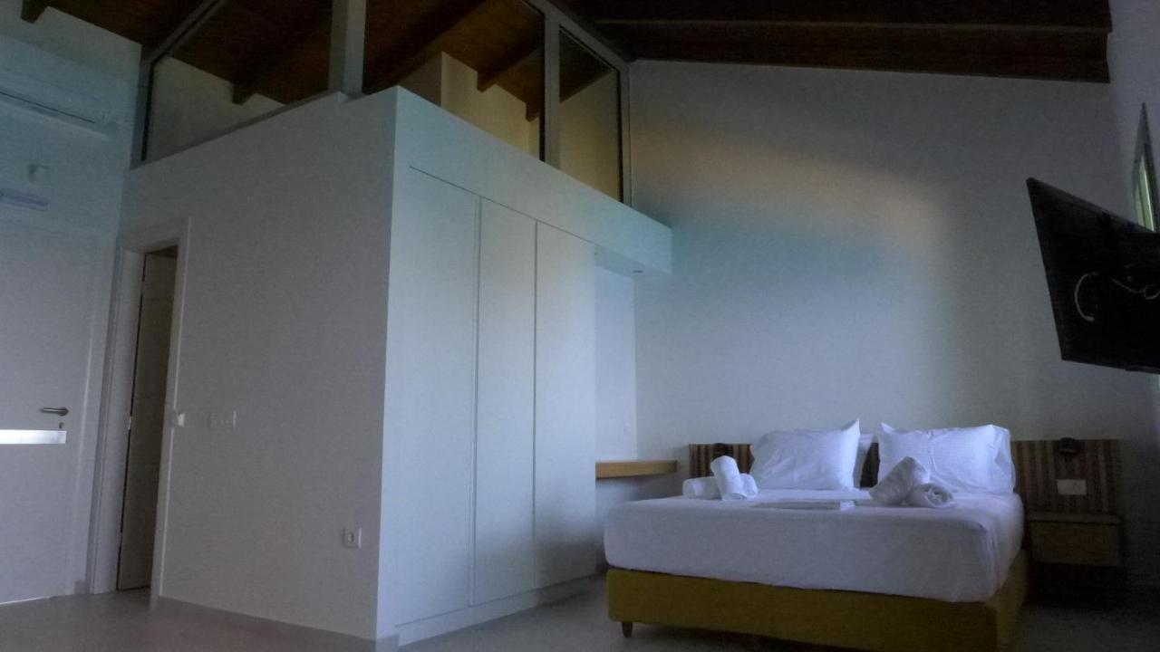 Caltabania Suites Ayios Nikitas Ngoại thất bức ảnh