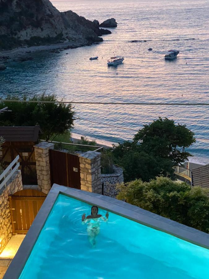 Caltabania Suites Ayios Nikitas Ngoại thất bức ảnh